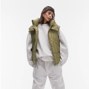 Brand New Topshop Oversize Hooded Puffer Vest in Olive size XS